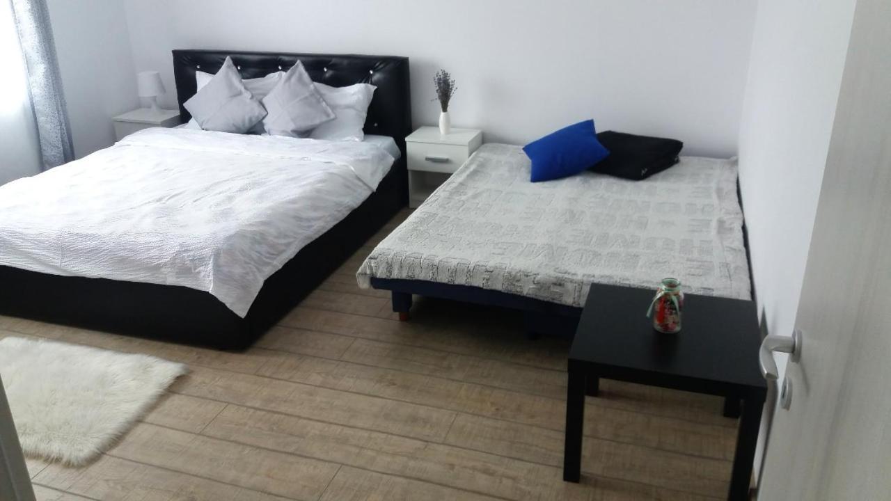 Cazare Apartament Rasnov Apartment Ngoại thất bức ảnh