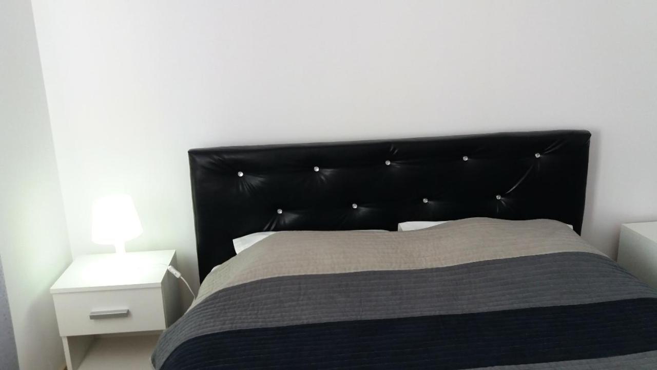 Cazare Apartament Rasnov Apartment Ngoại thất bức ảnh