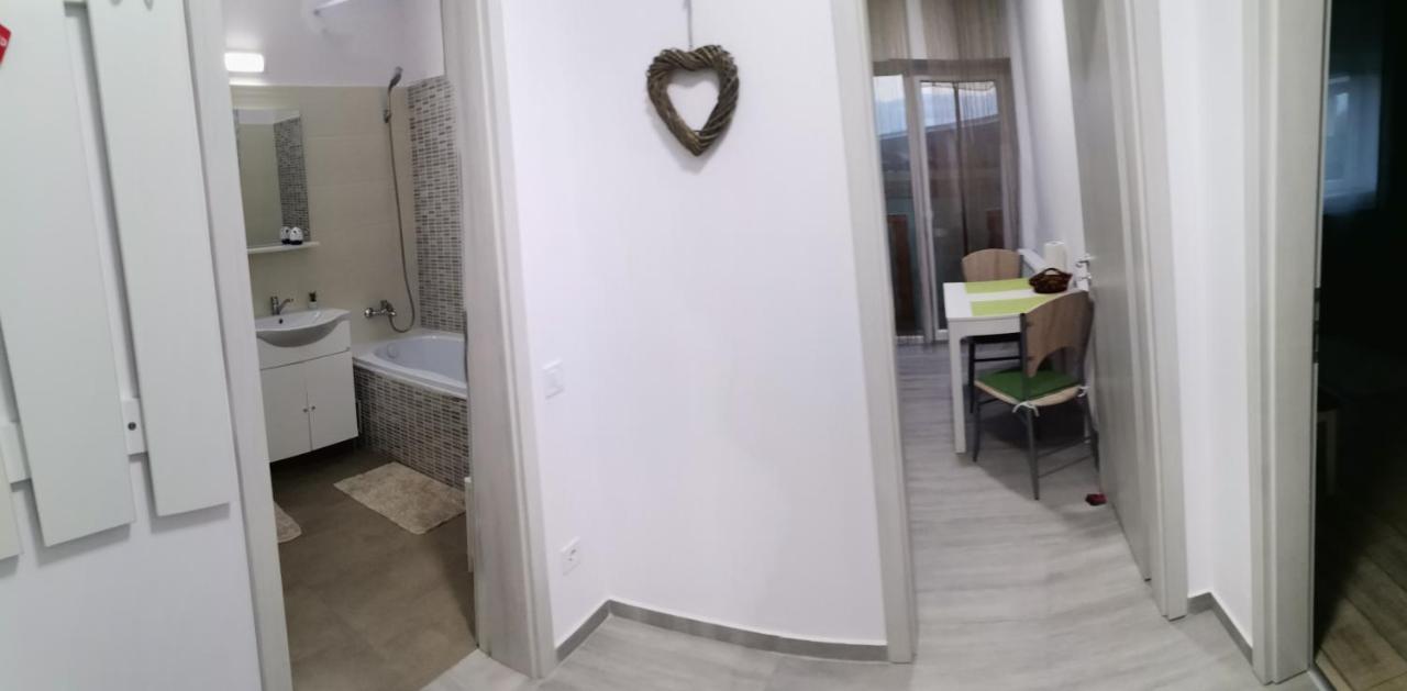 Cazare Apartament Rasnov Apartment Ngoại thất bức ảnh