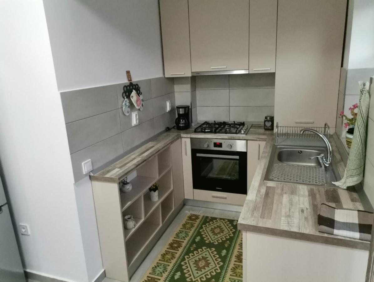 Cazare Apartament Rasnov Apartment Ngoại thất bức ảnh